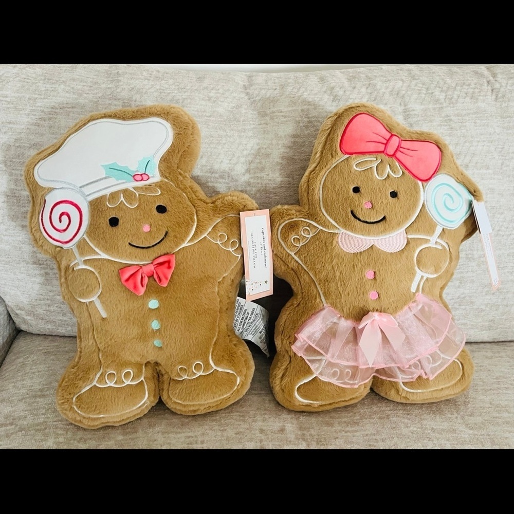Cupcakes and Cashmere Christmas Faux Fur Gingerbread lollipop Boy Pillow 🍭 - Picture 11 of 11